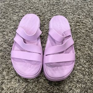 crocs getaway, strappy, sandal women’s size 10